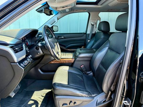 Used 2019 Chevrolet Suburban Premier AWD/4WD image 29