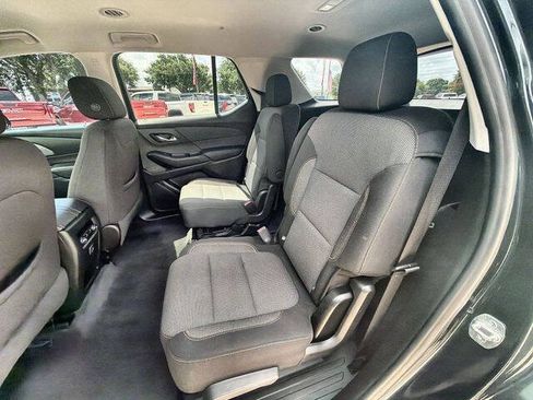 Used 2021 Chevrolet Traverse LT FWD image 24