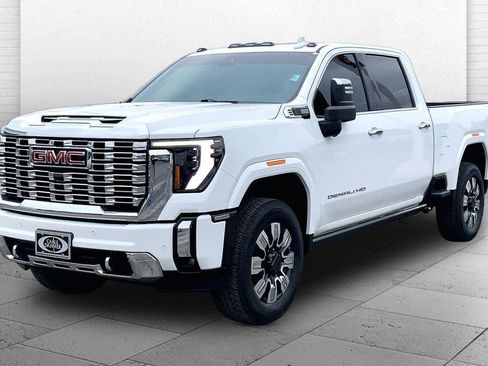 Used 2024 GMC Sierra 2500 Denali w/ Denali Reserve Package AWD/4WD image 11