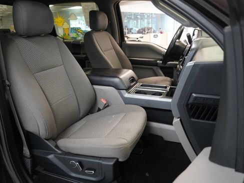 Used 2018 Ford F150 XLT w/ Equipment Group 302A Luxury AWD/4WD image 33