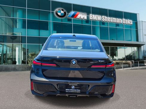 Used 2023 BMW 740i RWD image 5