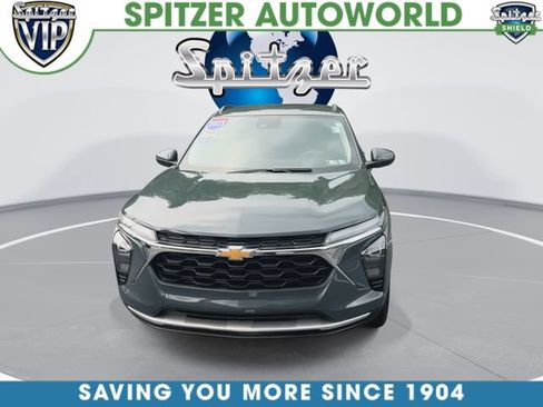 Used 2025 Chevrolet Trax LT FWD image 5