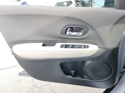 Used 2019 Honda HR-V LX image 24