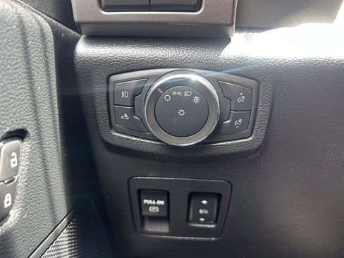 Used 2020 Ford F150 XLT w/ Equipment Group 302A Luxury AWD/4WD image 29