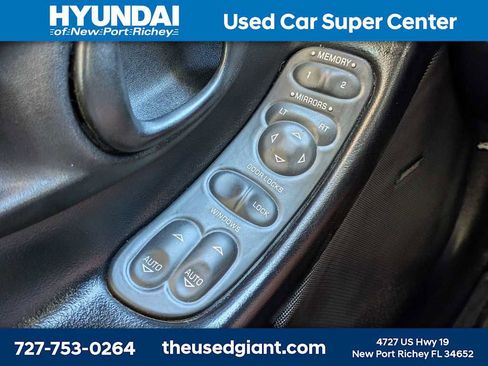 Used 1998 Chevrolet Corvette Coupe w/ Roof Pkg image 31