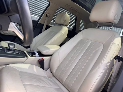 Used 2018 Audi Q5 2.0T Premium Plus w/ Premium Plus Package AWD/4WD image 5