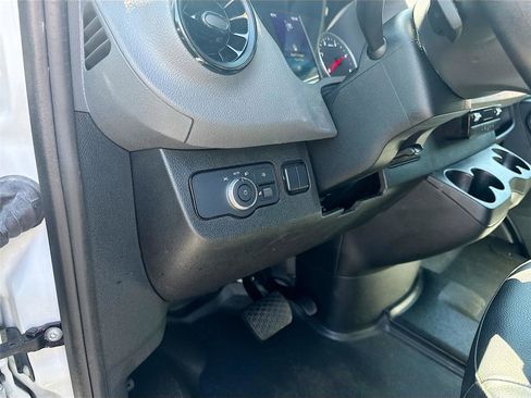 Used 2024 Mercedes-Benz Sprinter 2500 w/ Acoustic Package image 7