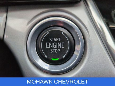 Certified 2024 Chevrolet Trax LT FWD image 17