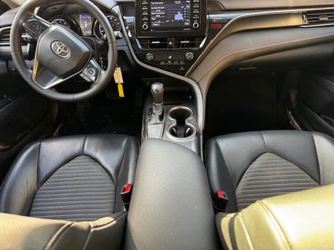 Used 2021 Toyota Camry SE FWD image 23