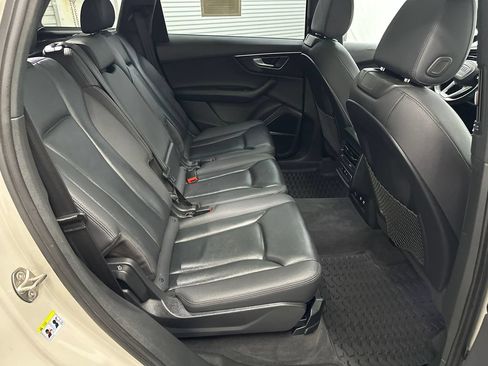 Used 2021 Audi Q7 3.0T Premium Plus w/ Premium Plus Package AWD/4WD image 17