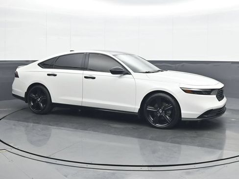 Used 2023 Honda Accord Sport image 8