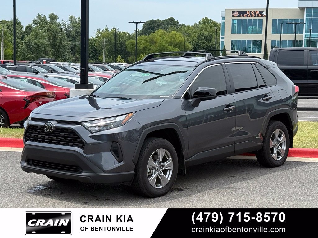 Used 2025 Toyota RAV4 LE AWD/4WD image 3