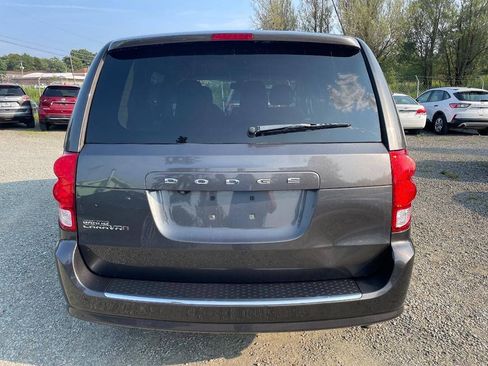 Used 2019 Dodge Grand Caravan SE FWD image 6
