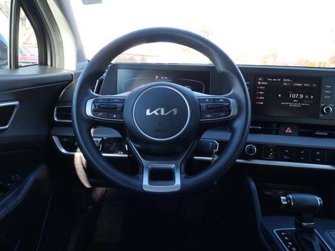 Used 2023 Kia Sportage LX image 20