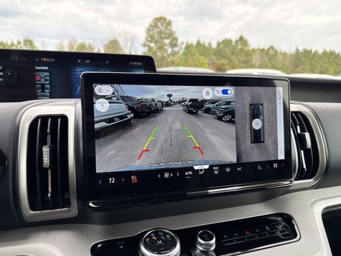 Used 2025 Ford Expedition Active image 20