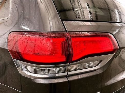 Used 2020 Jeep Grand Cherokee Limited AWD/4WD image 28