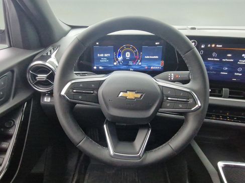 New 2026 Chevrolet Equinox LT w/ LPO, Floor Liner Package image 9