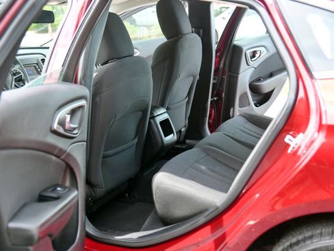 Used 2015 Chrysler 200 Limited FWD image 14