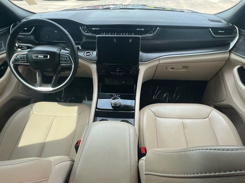 Used 2025 Jeep Grand Cherokee L Limited image 14