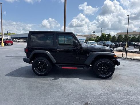 Used 2023 Jeep Wrangler Sport AWD/4WD image 2