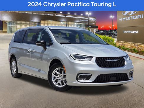 Used 2024 Chrysler Pacifica Touring-L FWD image 1