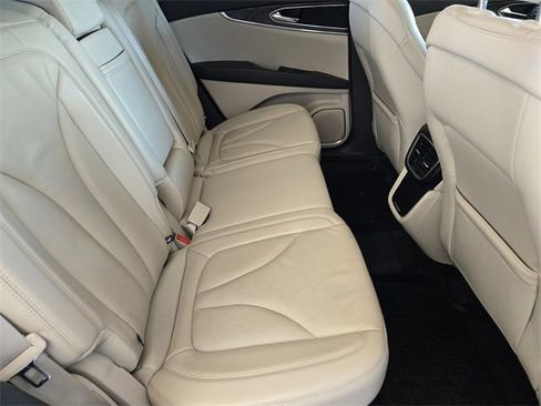 Used 2017 Lincoln MKX Select w/ Select Plus Package image 32