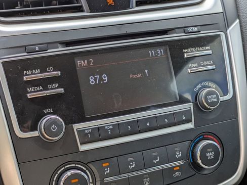 Used 2016 Nissan Altima 2.5 SR w/ LED Appearance Package image 20