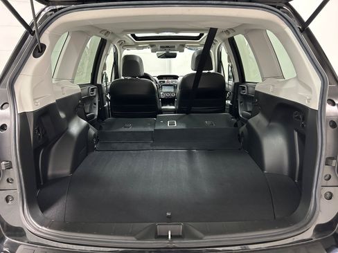 Used 2018 Subaru Forester 2.5i Touring w/ Popular Package #3B AWD/4WD image 35