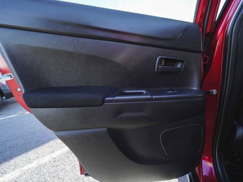 Used 2015 Mitsubishi Outlander Sport ES image 12