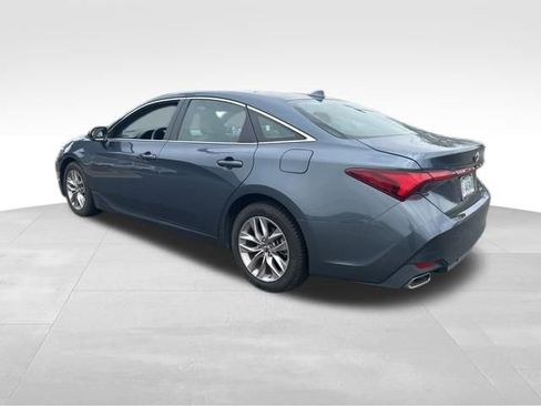 Used 2019 Toyota Avalon XLE w/ Moonroof Package FWD image 9