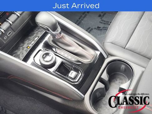 Used 2024 Chevrolet Colorado Z71 w/ Z71 Convenience Package 2 AWD/4WD image 28