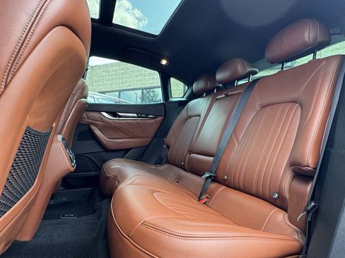 Used 2022 Maserati Levante GT AWD/4WD image 45