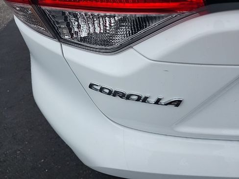 Used 2026 Toyota Corolla LE FWD image 18