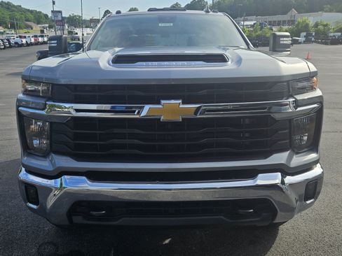 New 2026 Chevrolet Silverado 3500 LT w/ Convenience Package AWD/4WD image 3