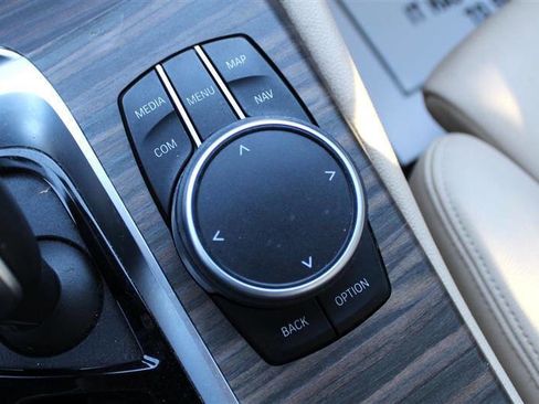 Used 2020 BMW 530i w/ Convenience Package image 27