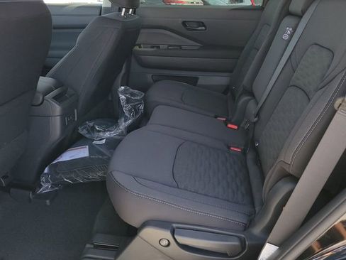 New 2026 Nissan Pathfinder SV image 7