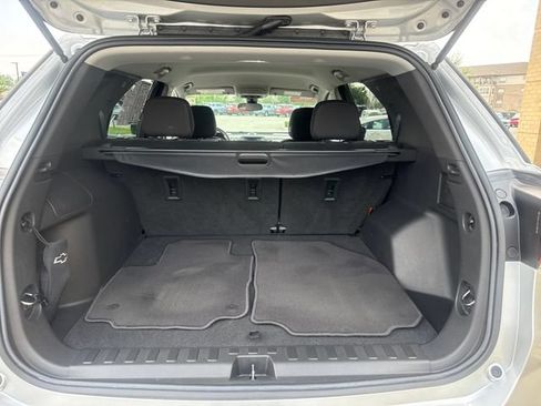 Used 2022 Chevrolet Equinox LT w/ LPO, Cargo Package FWD image 17
