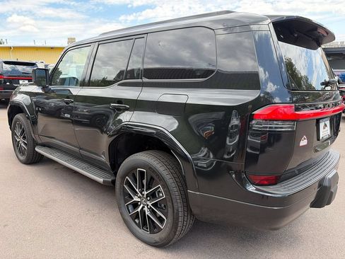 Used 2026 Lexus GX 550 w/ Accessory Package (2T) AWD/4WD image 5