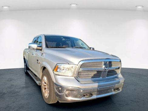 Used 2017 RAM 1500 Laramie Longhorn RWD image 10