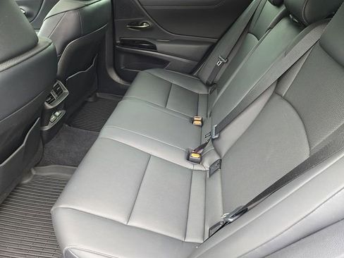 Certified 2025 Lexus ES 300h F Sport w/ Accessory Package (Z2) image 15