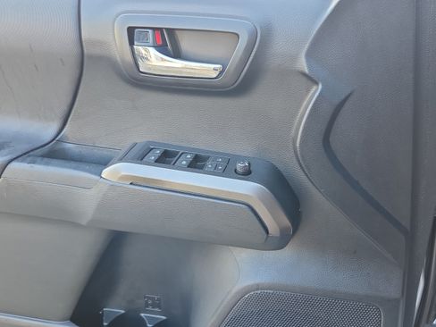 Used 2019 Toyota Tacoma 4x4 Double Cab image 27