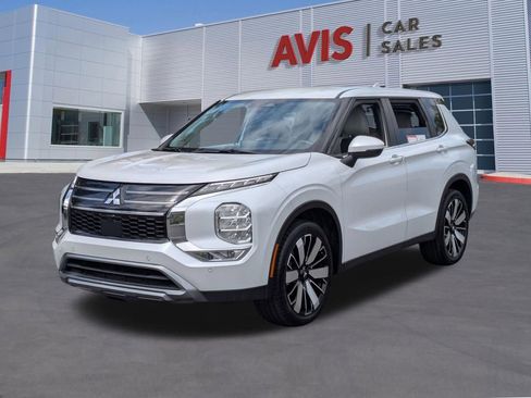 Used 2025 Mitsubishi Outlander SE FWD image 1