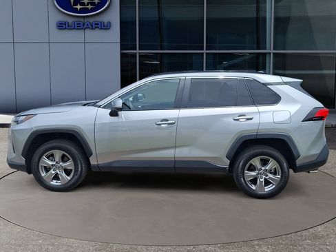 Used 2022 Toyota RAV4 XLE FWD image 8