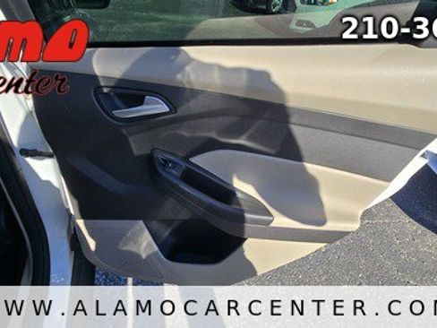 Used 2017 Ford Focus SE image 20