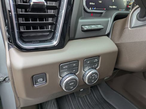 Used 2026 GMC Sierra 2500 Denali w/ Denali Reserve Package image 17