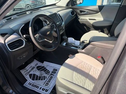 Used 2020 Chevrolet Equinox LS FWD image 3