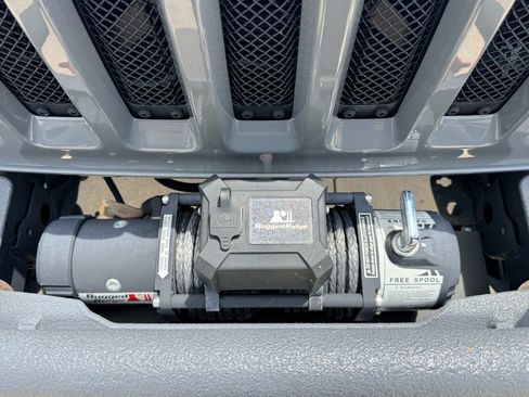 Used 2018 Jeep Wrangler Unlimited Sport S AWD/4WD image 33