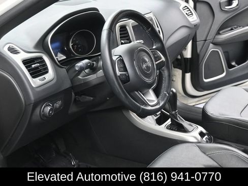 Used 2021 Jeep Compass Latitude AWD/4WD image 7