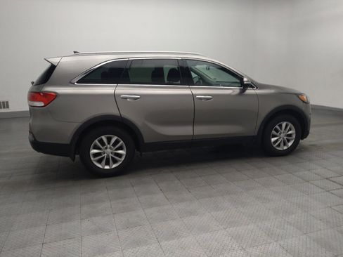 Used 2016 Kia Sorento FWD image 10