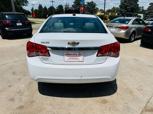 Used 2016 Chevrolet Cruze LS FWD image 4